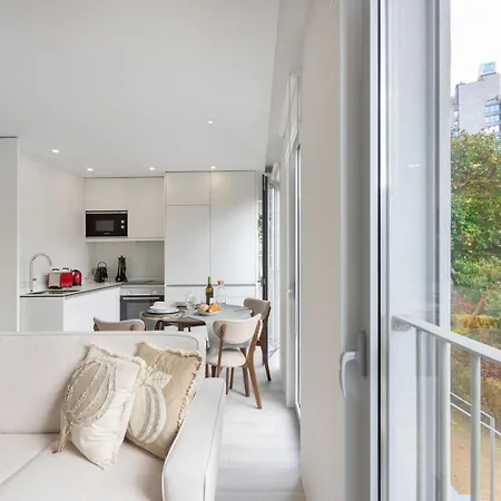 Modern @ Palacio De Cristal Apartmán *