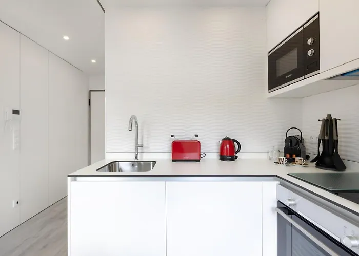 Modern @ Palacio De Cristal Apartment