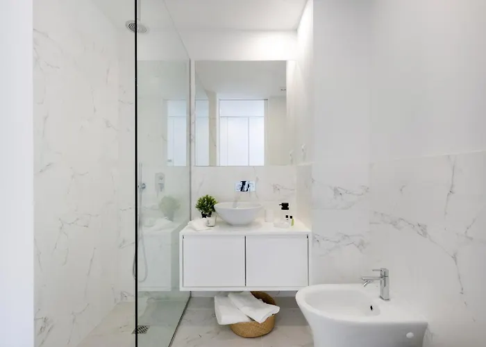 Modern @ Palacio De Cristal アパート